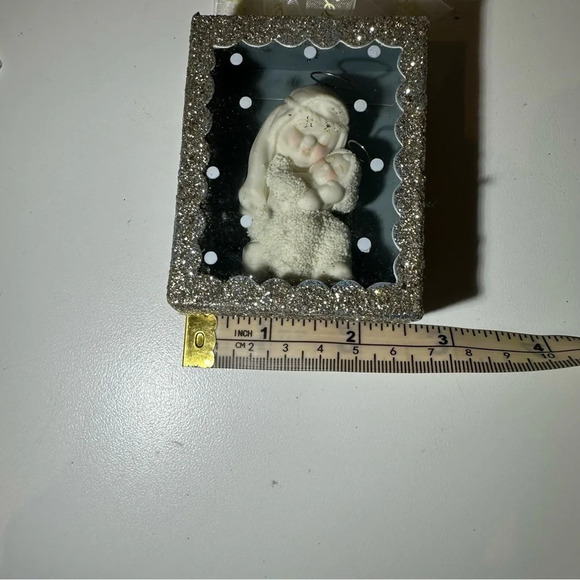 Department 56 Snowbabies Dream Mary’s baby Shadow box ornament - Picture 4 of 4